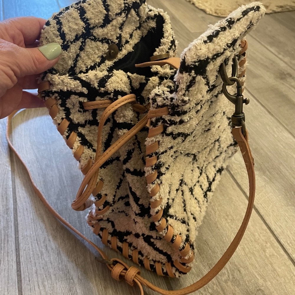 Universal Thread purse - image 1